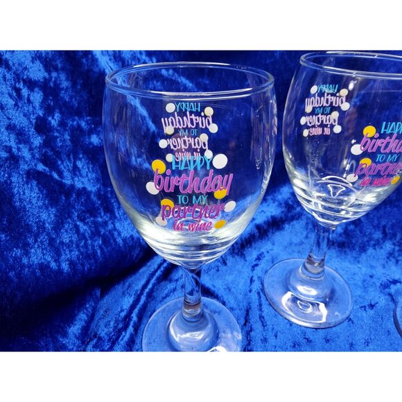vintage Libbey 1990s set of 3 "happy birthday"chrystal wine glass - Picture 1 of 3